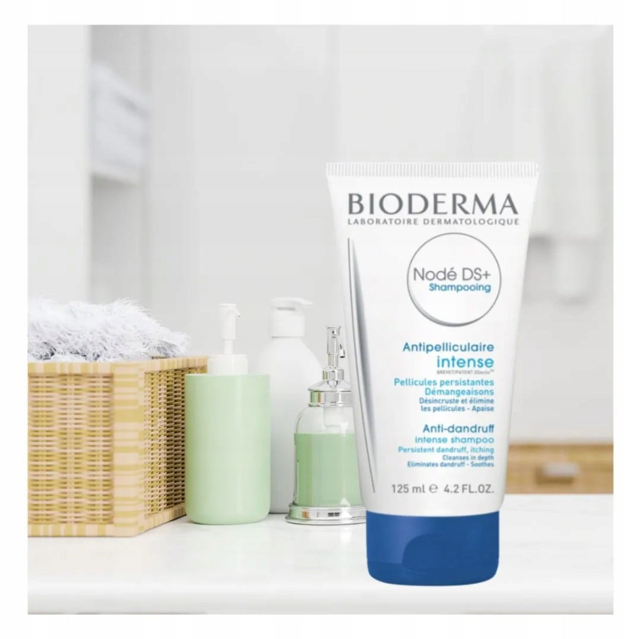 Bioderma Nodé DS+ Intensiv Sjampo 125ml – Effektiv sjampo mot vedvarende flass og kløe. Dermatologisk testet formel som beroliger irritert hodebunn og reduserer talgproduksjon. Perfekt for sensitiv og fet hodebunn.