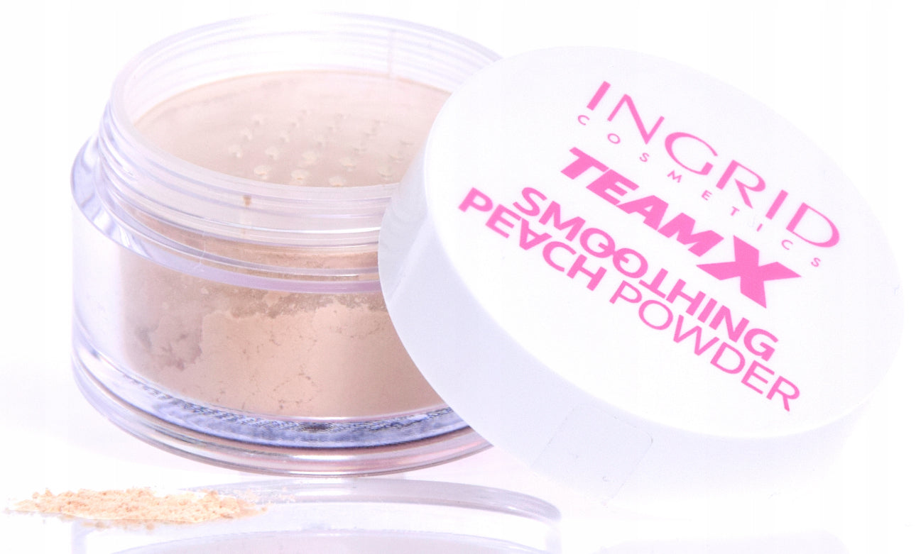 Ingrid Cosmetics Team X Smoothing Peach Powder – 10g løspudder i ferskenfarget nyanse. Lettvektig, silkemyk formel som matter ned huden, gir en naturlig glød og forlenger sminkens holdbarhet. Perfekt for alle hudtyper.